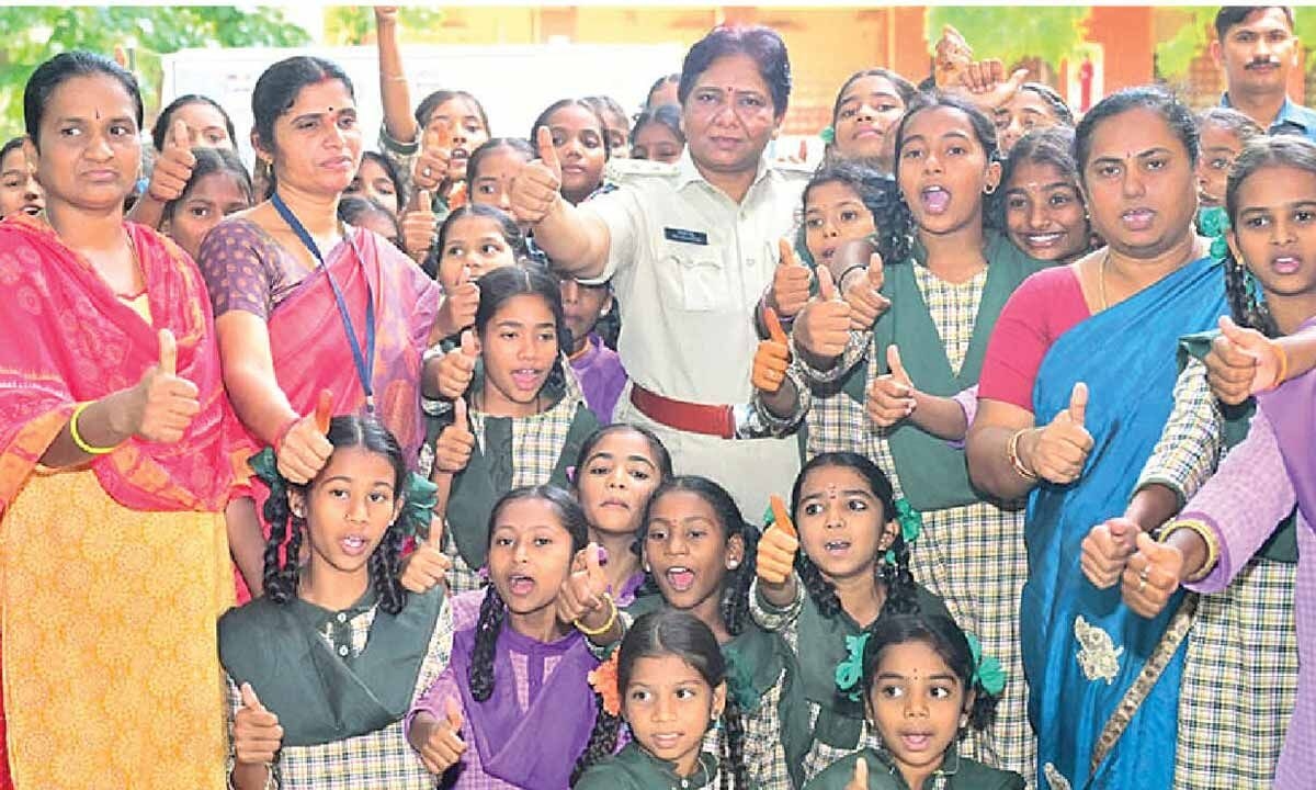 Stay away from social media, drugs, SP warns girl students