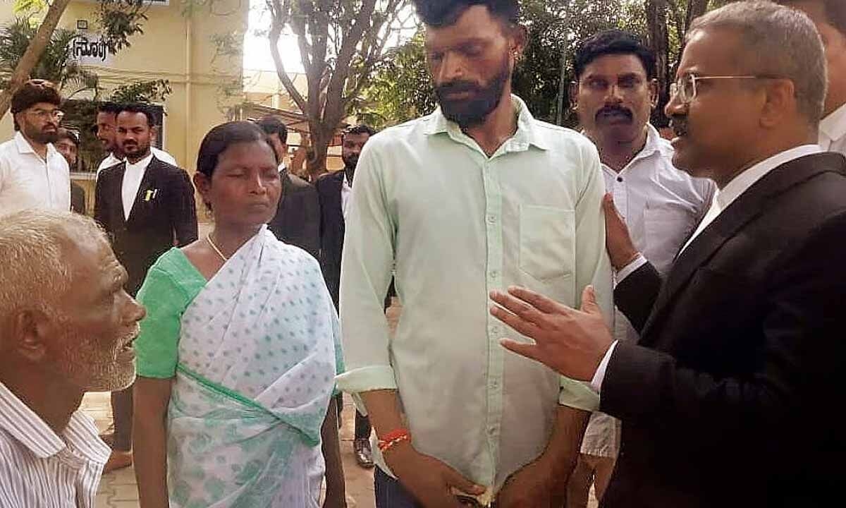 Man Wrongly Jailed in Wife's 'Fake Murder Case' Seeks ₹5 Crore Compensation