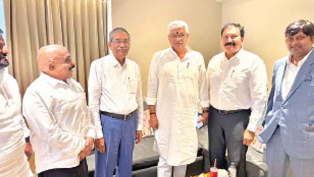 AP Chambers seeks Centre's support for tourism projects in AP