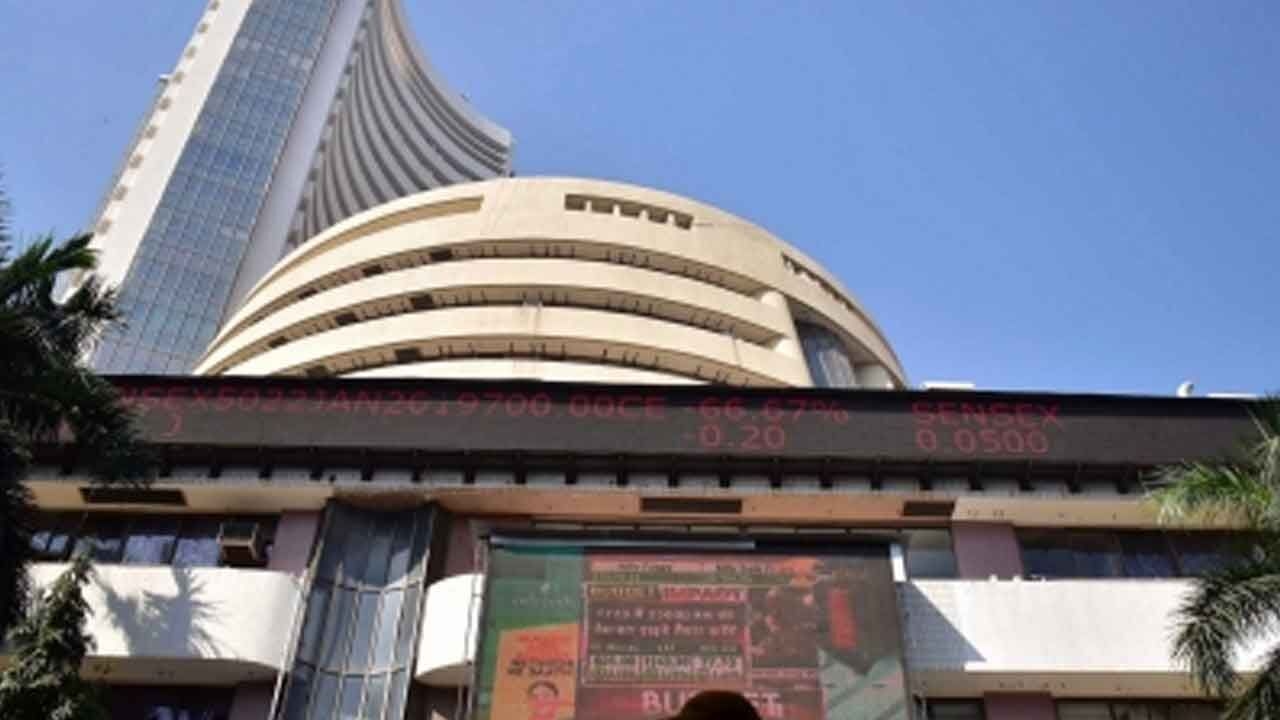 Sensex, Nifty end lower after rising for 4 straight sessions