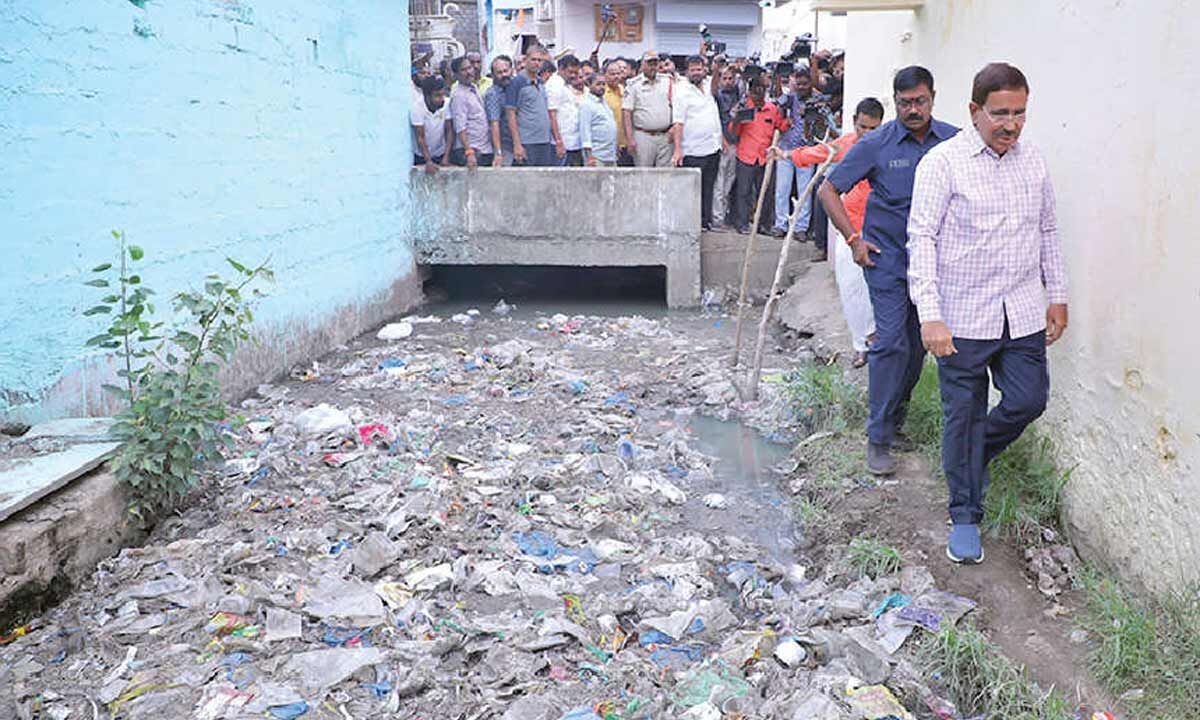 Silt removal will be completed soon: Narayana