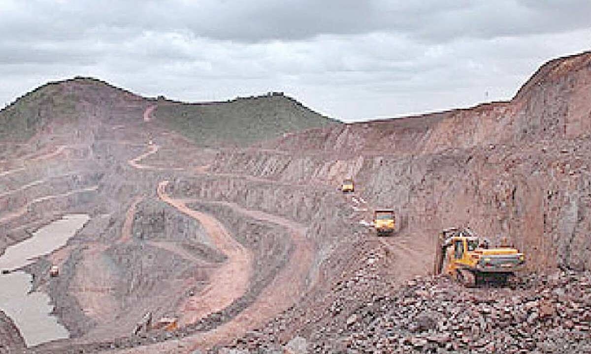 Coast sand and stone crisis: Locals blame mafia, policy paralysis