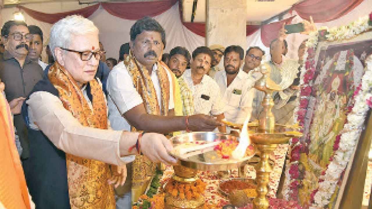 Festivities begin: Governor offers ‘Bangaru Bonam' in Delhi