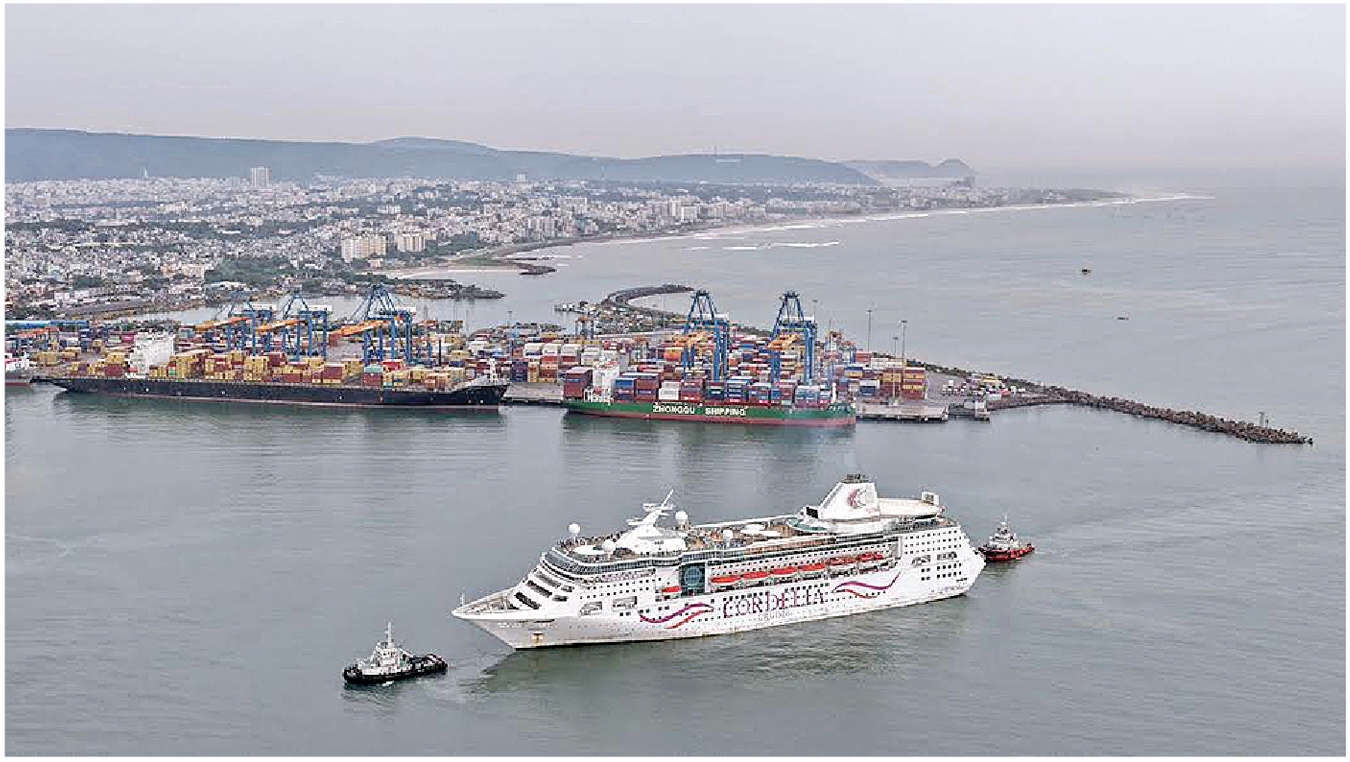 ‘MV Empress' makes its way to Vizag