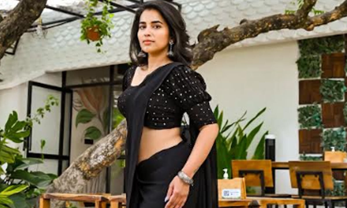 Komalee Prasad refutes exit rumours, confirms continued acting career