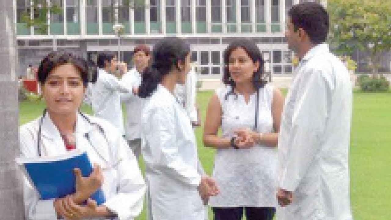 Medical colleges accused of illegally jacking up fees