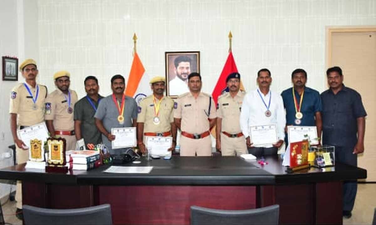 Jogulamba Gadwal Police Excel at Zonal Duty Meet – SP Commends Medal Winners