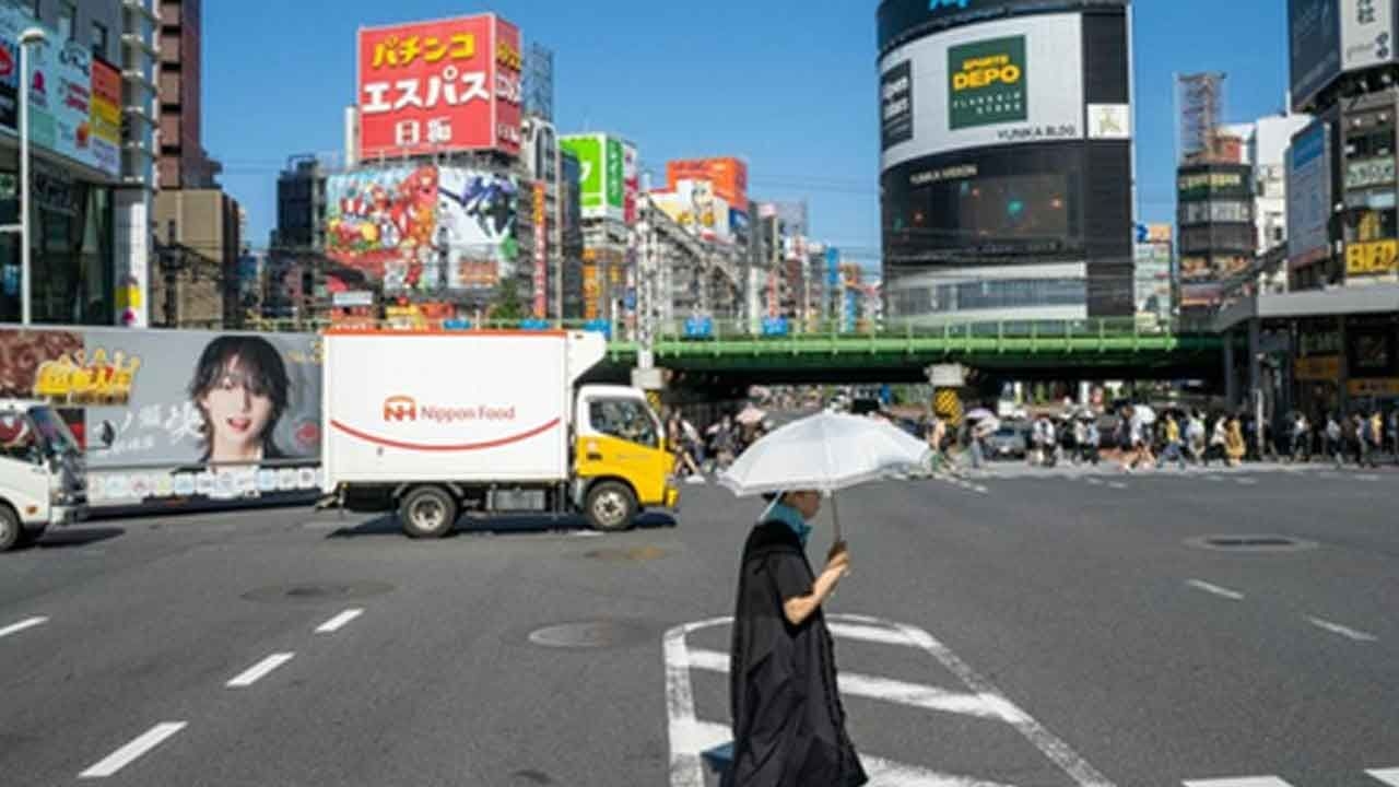 Japan: Heatstroke alert issued for 19 prefectures amid scorching heat