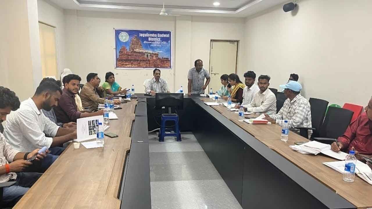 District-Level Training Held for Water Resources Census: Emphasis on Accurate, Paperless Data Collection