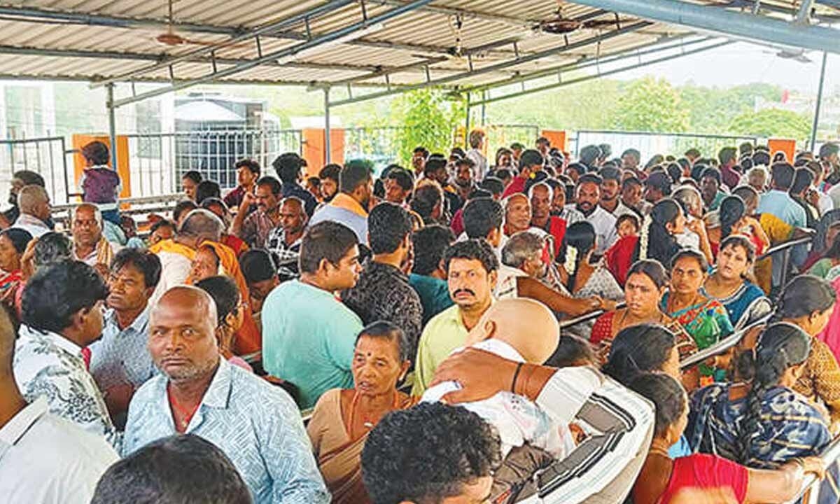 Huge rush of devotees at Bhadradri shrine