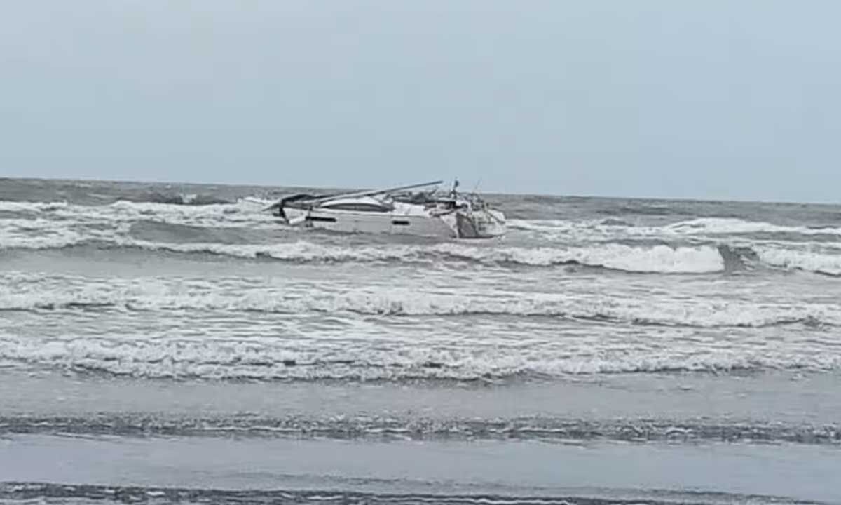 Maharashtra Coast On High Alert As Navy Radar Detects Unidentified Vessel Near Revdanda