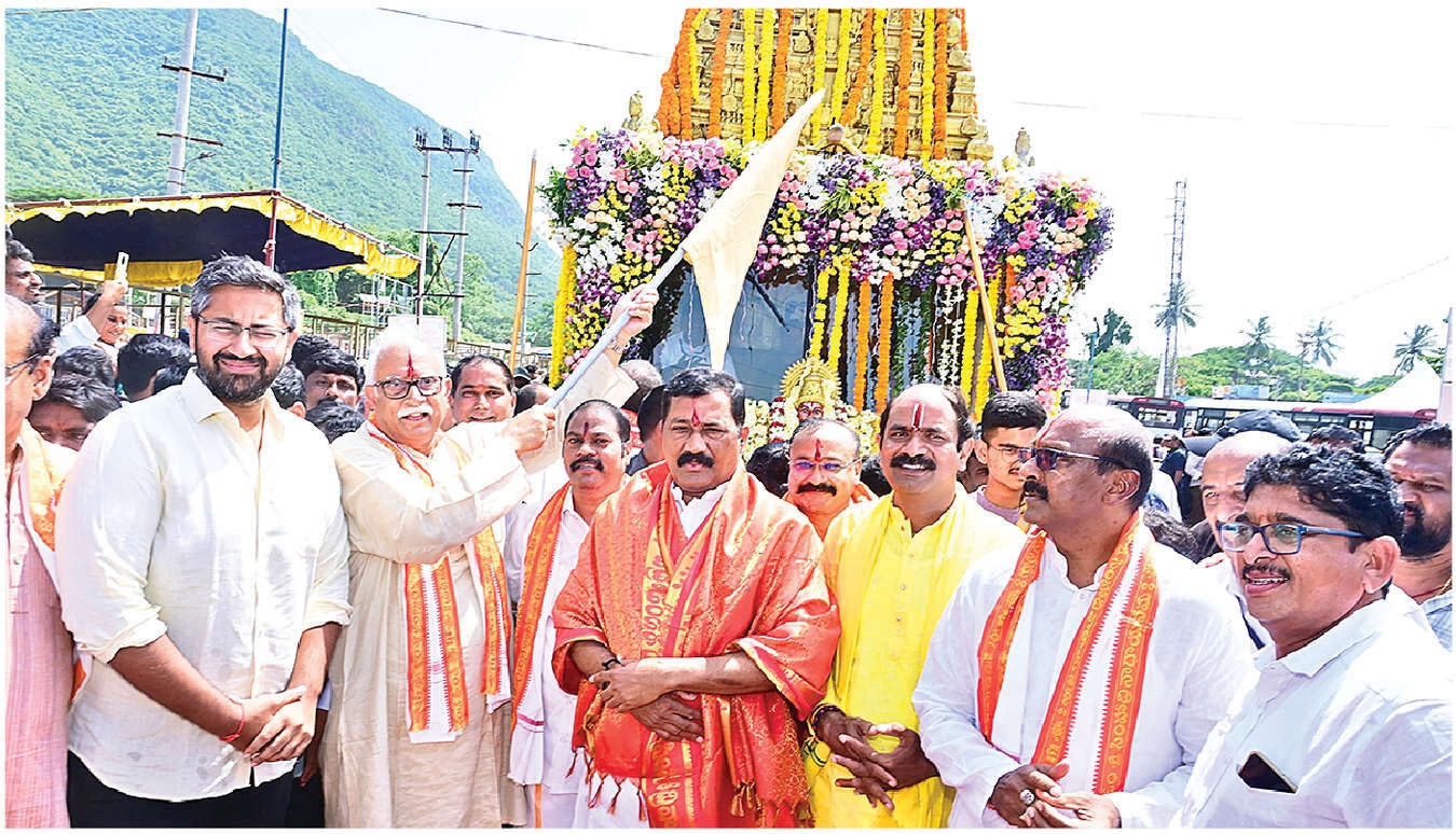 Sea of devotees have hassle-free ‘Giri Pradakshina'