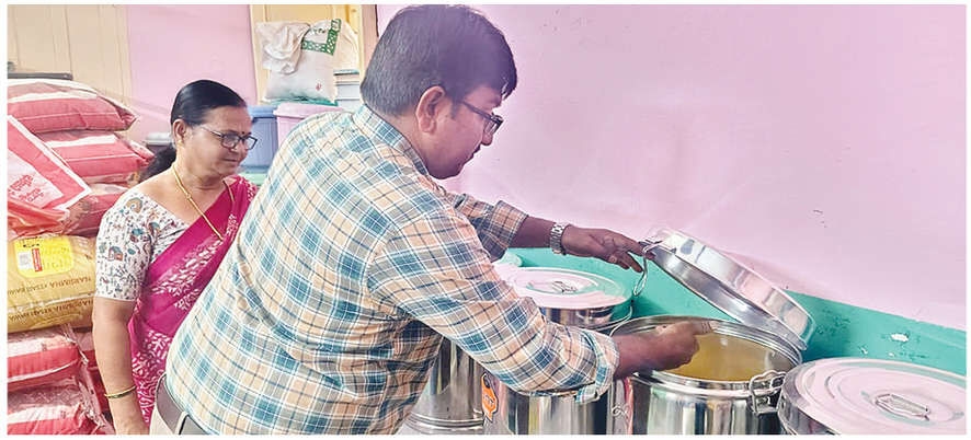 District principal judge inspects hostels in Anantapur