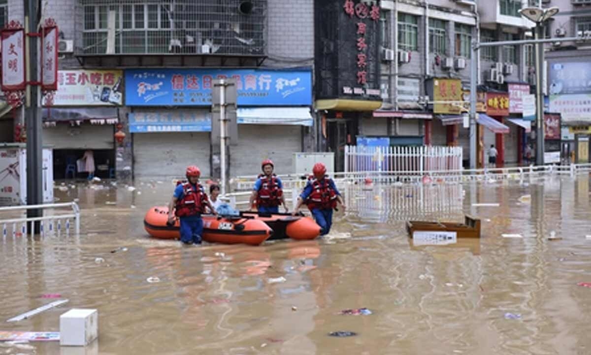 Beijing issues 'blue alert' for rainstorms