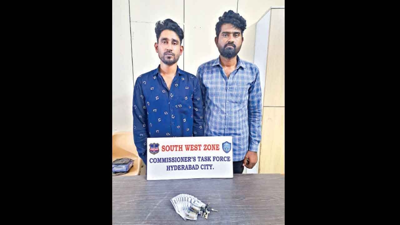 Duo arrested for robbing elderly women with fake currency scheme