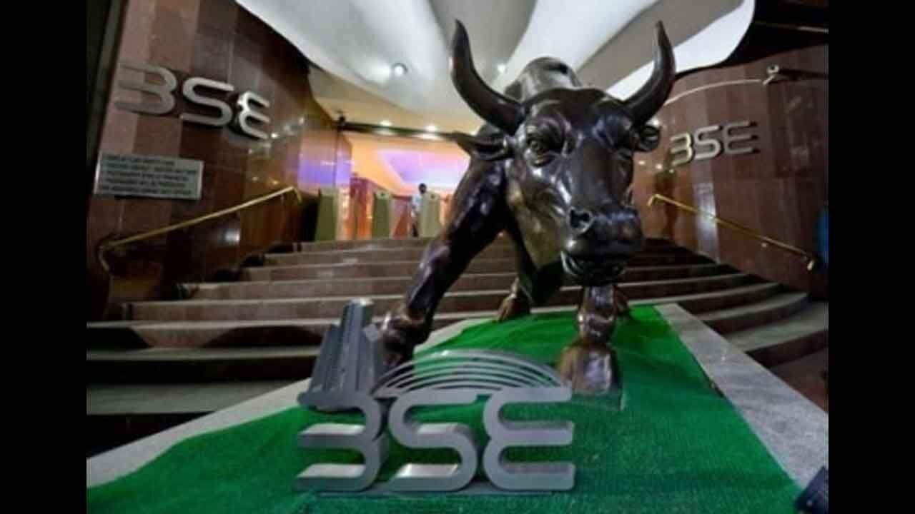Market drifts lower amid tariff jitters, Q1 earnings season key to lift sentiment