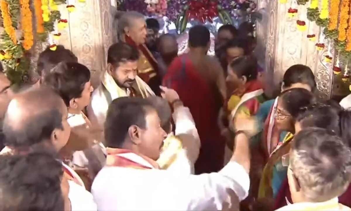 CM Revanth Reddy attends Ujjaini Mahankali Bonalu, offers silk robes