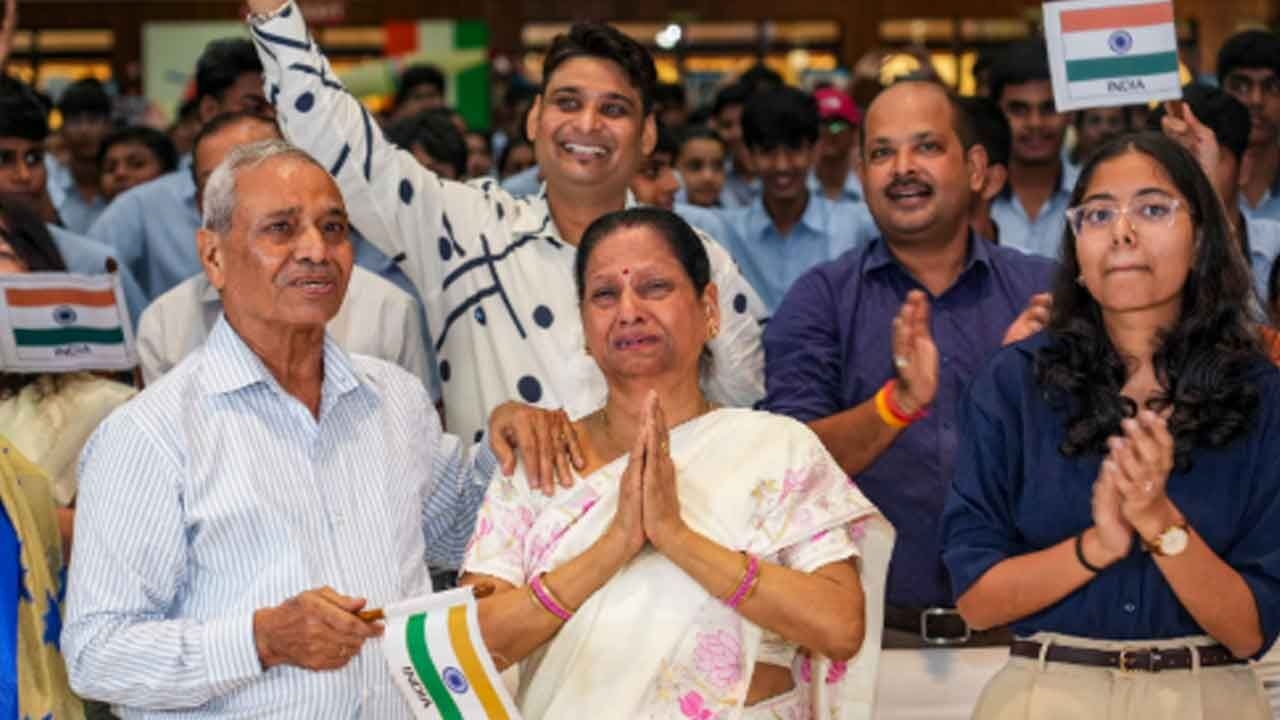 India celebrates Shukla's return from space