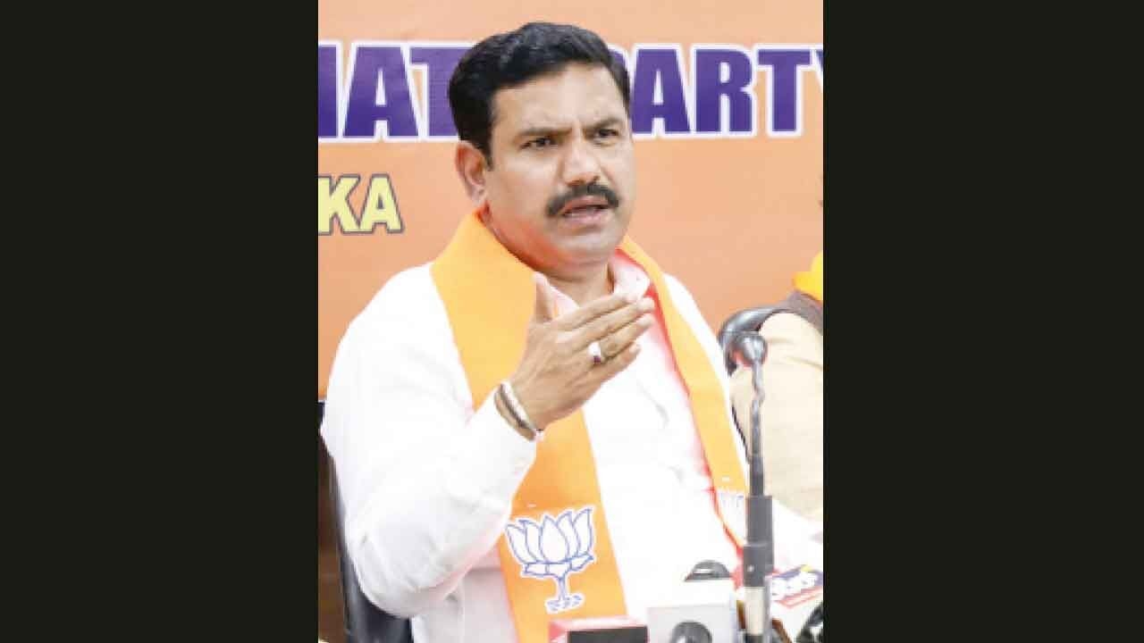 Can you declare Kharge as PM candidate? BJP dares Cong