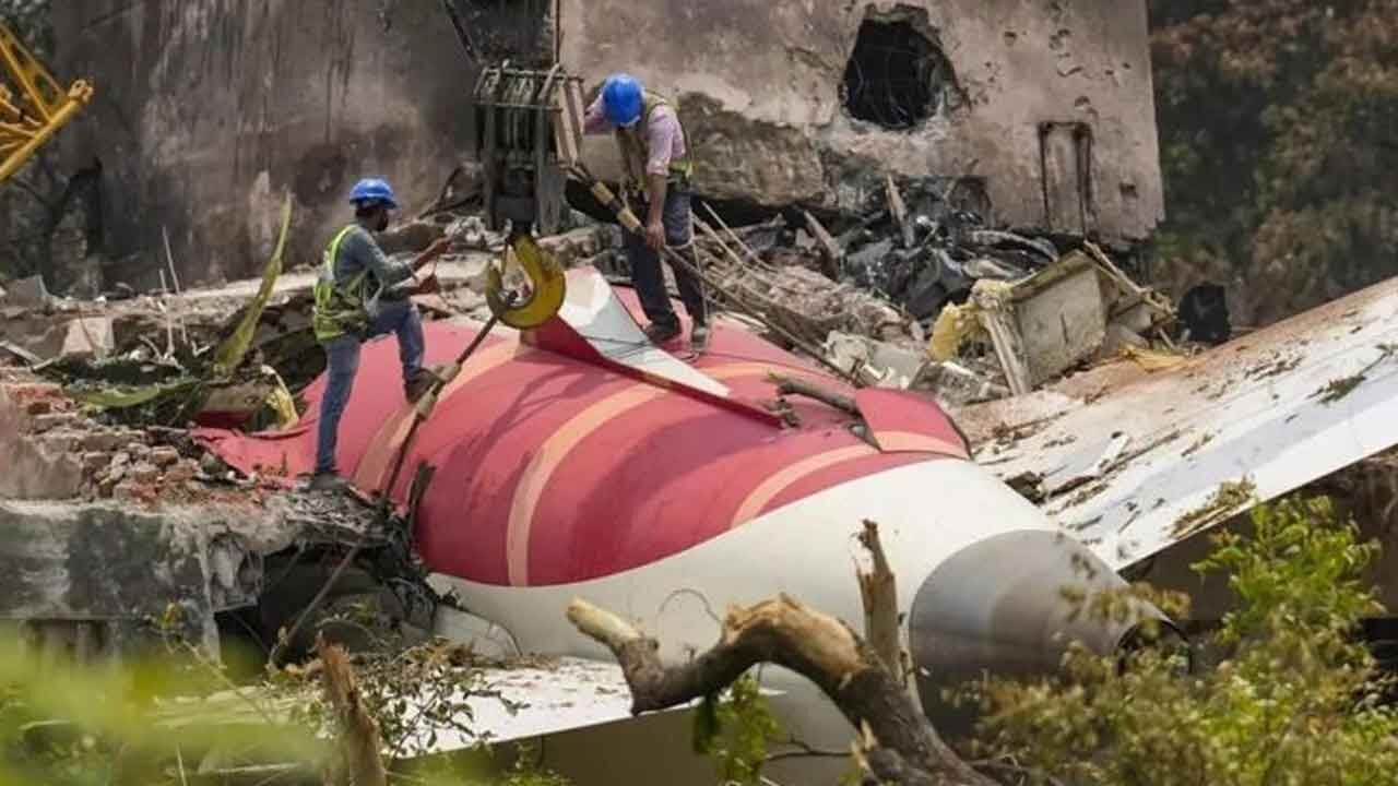 Pilots' body slams WSJ, Reuters over AI-171 flight crash reports