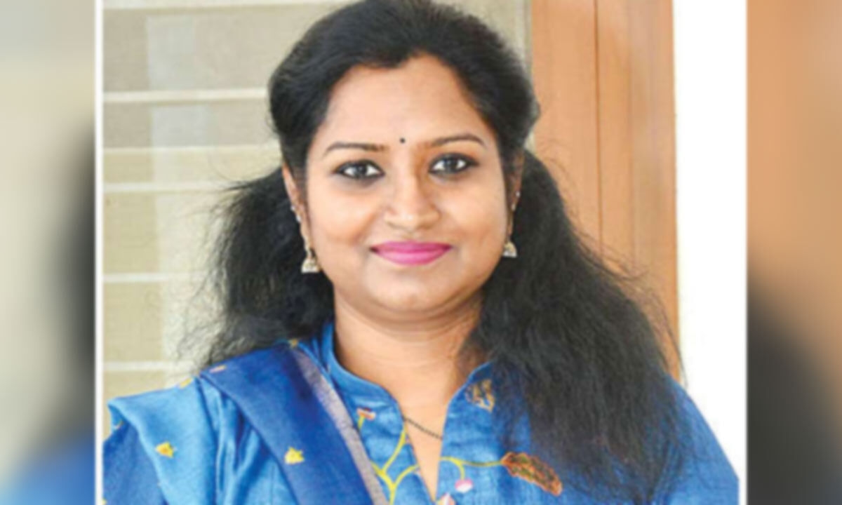 Kavya raises illegal sand mining issue in Parliament
