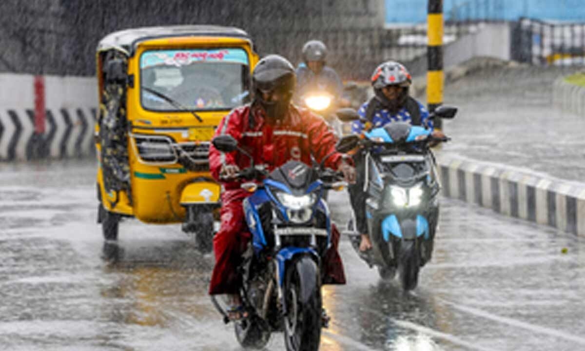 Heavy rain to lash Nilgiris, Coimbatore; Chennai to see dip in temperature