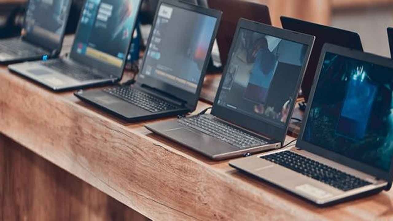 Cash awards for Olympic winners hiked: Delhi govt approves free laptop scheme for students