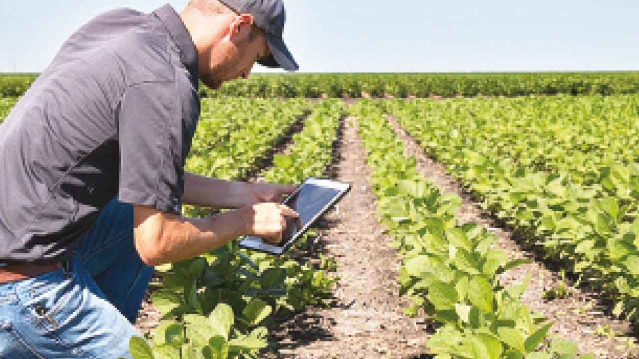 Yogi stresses on need to accelerate research, innovation in farming