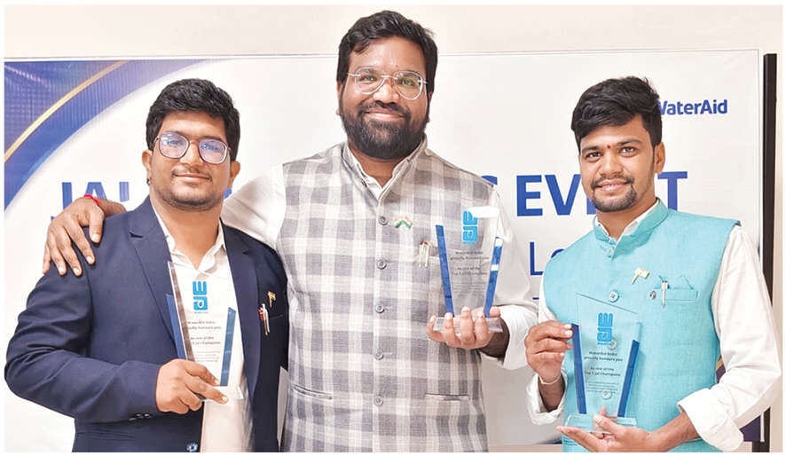 Three bag Nat'l Jal Champion awards