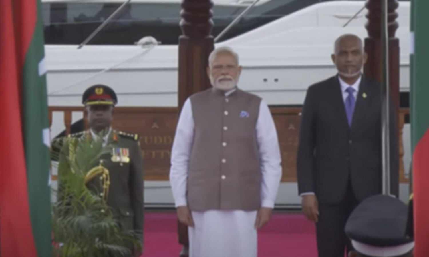 PM Modi accorded ceremonial welcome, guard of honour in Maldives