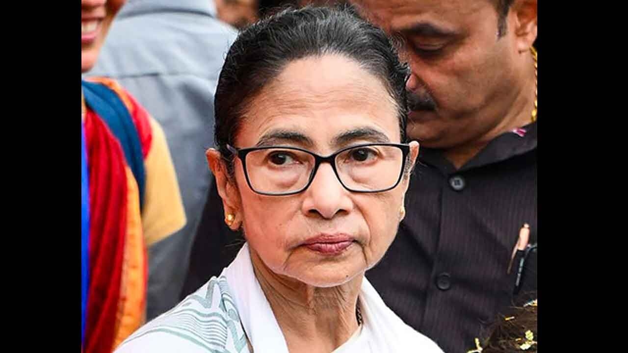 Discontent brewing among Community Health officers over 'wage disparity' in Bengal