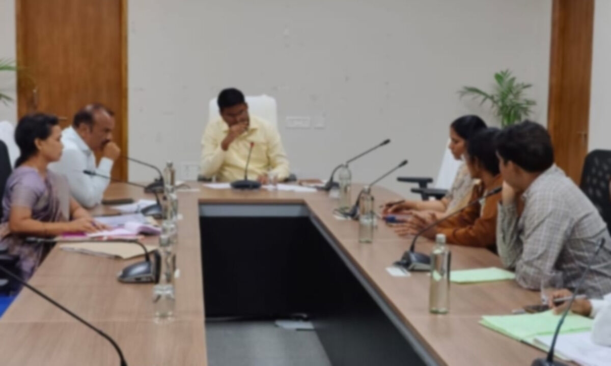 State Seasonal Disease Monitoring Officer Reviews Preparedness in Jogulamba Gadwal to Combat Dengue, Malaria, and Chikungunya
