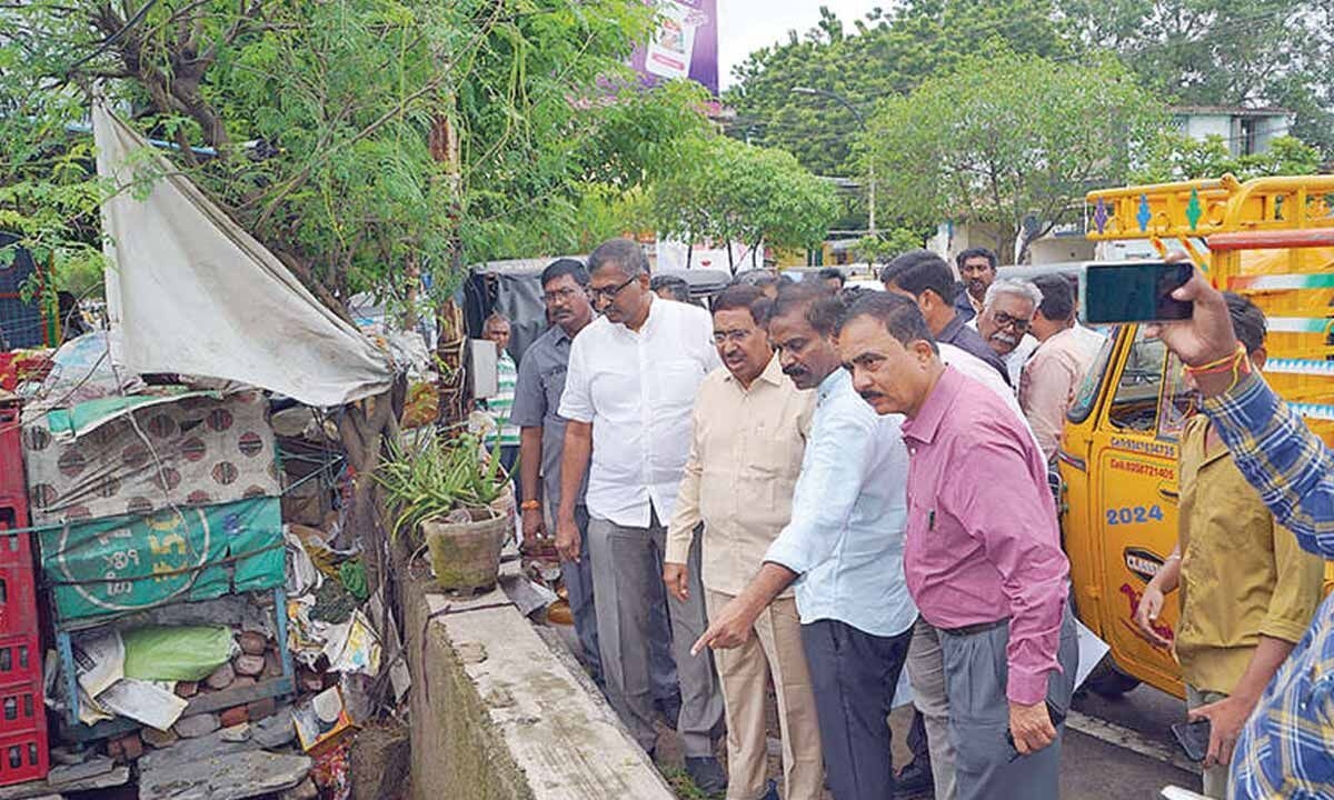 Minister directs widening of outfall drains in Vijayawada