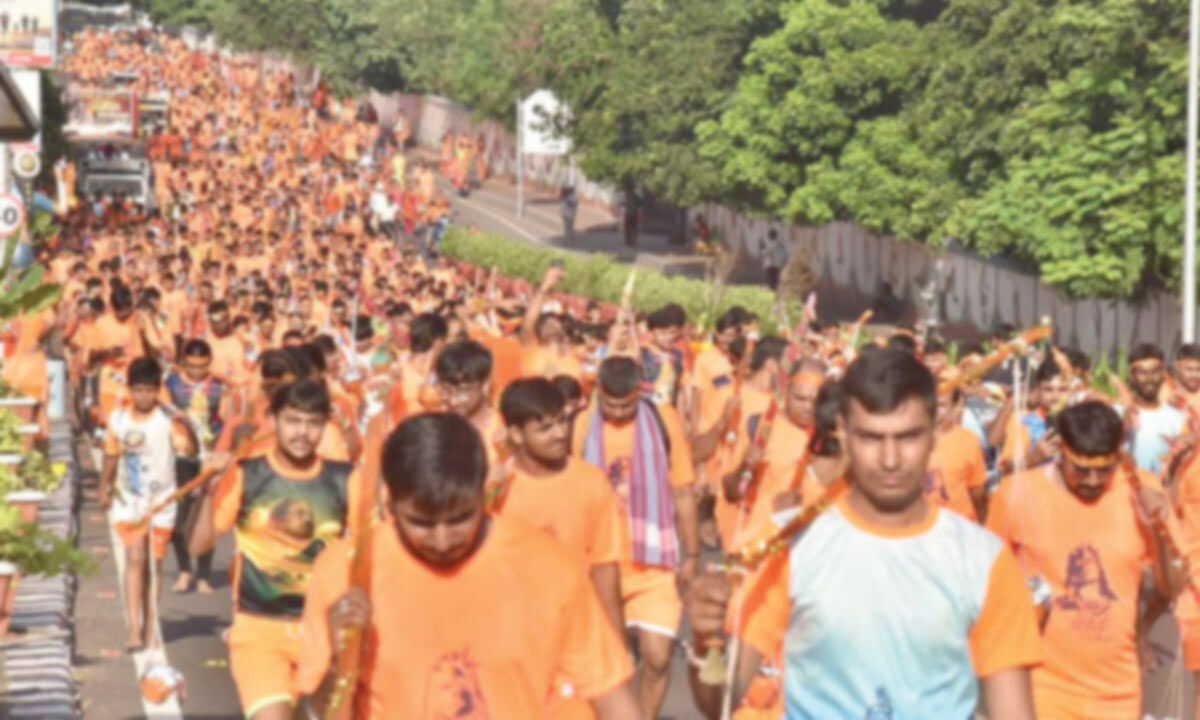 Scores take part in Kavad yatra with gaiety