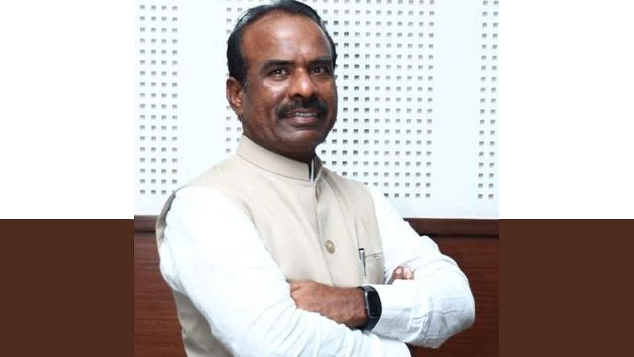 K'taka BJP slams Siddarmaiah govt over shortage of fertilizers in state