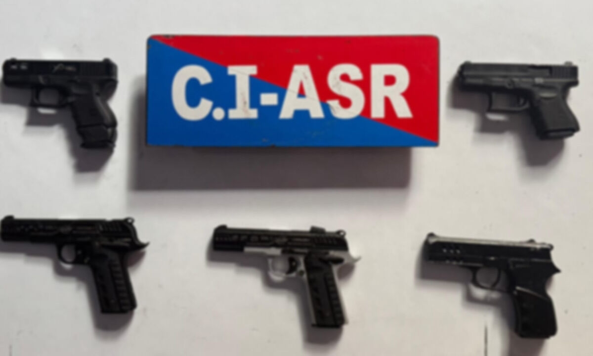 Pak-smuggler's operative held with five pistols in Amritsar