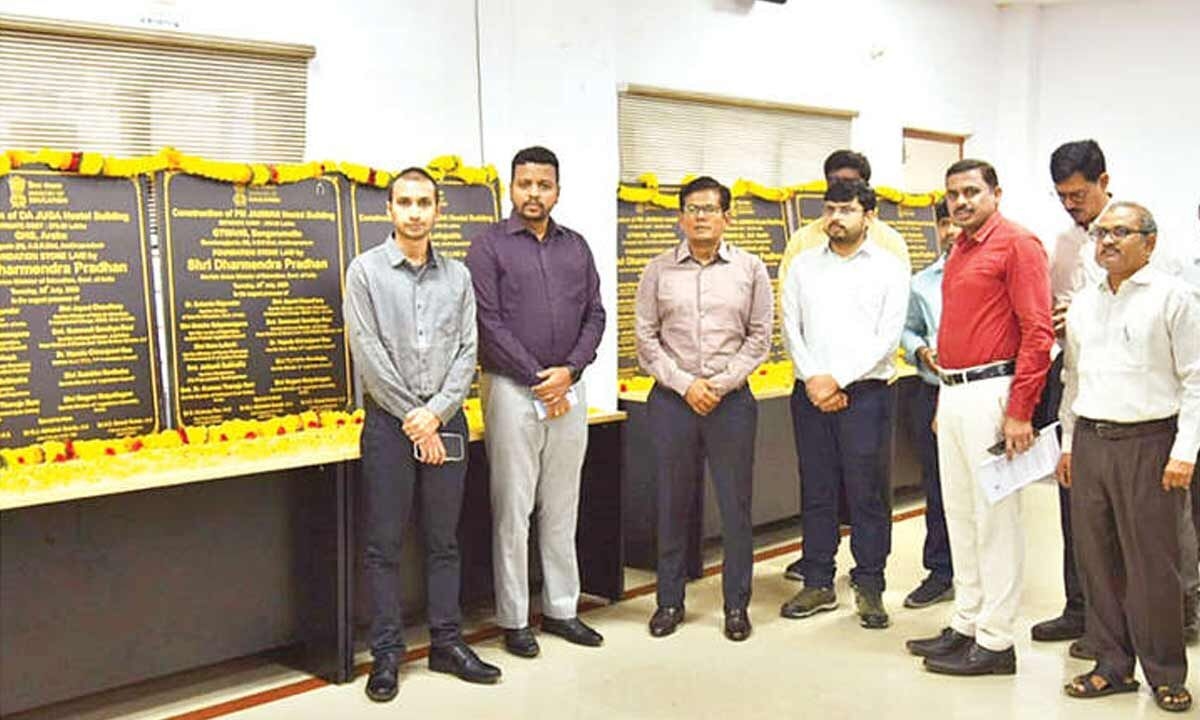 Union minister lays stone for 13 hostel buildings
