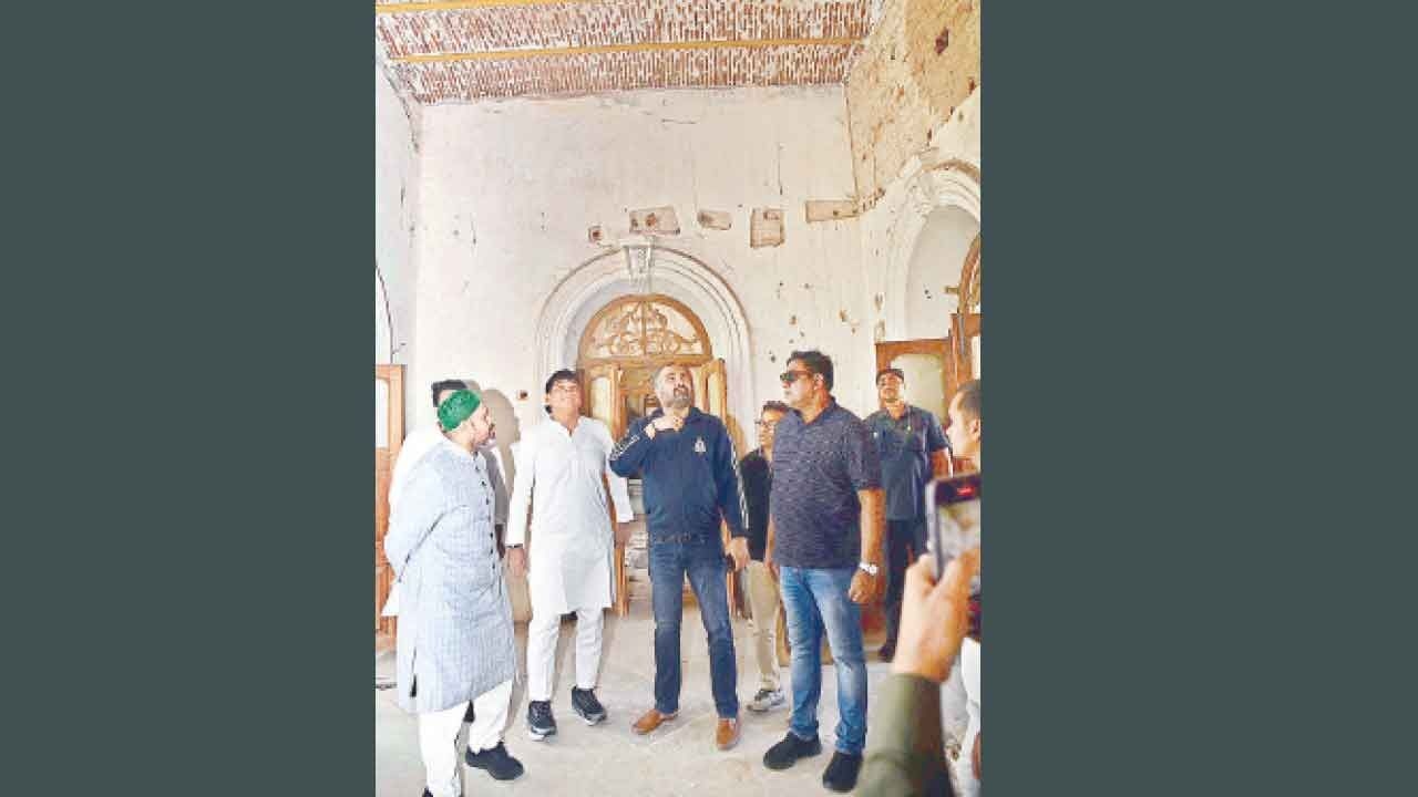 Baldia chief directs officials to restore heritage structures to former glory