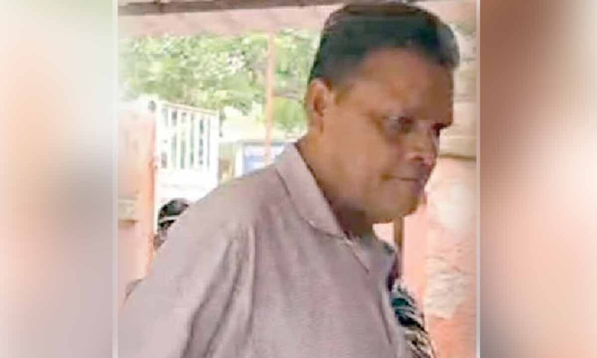 Man held for duping Patra of Rs 25L