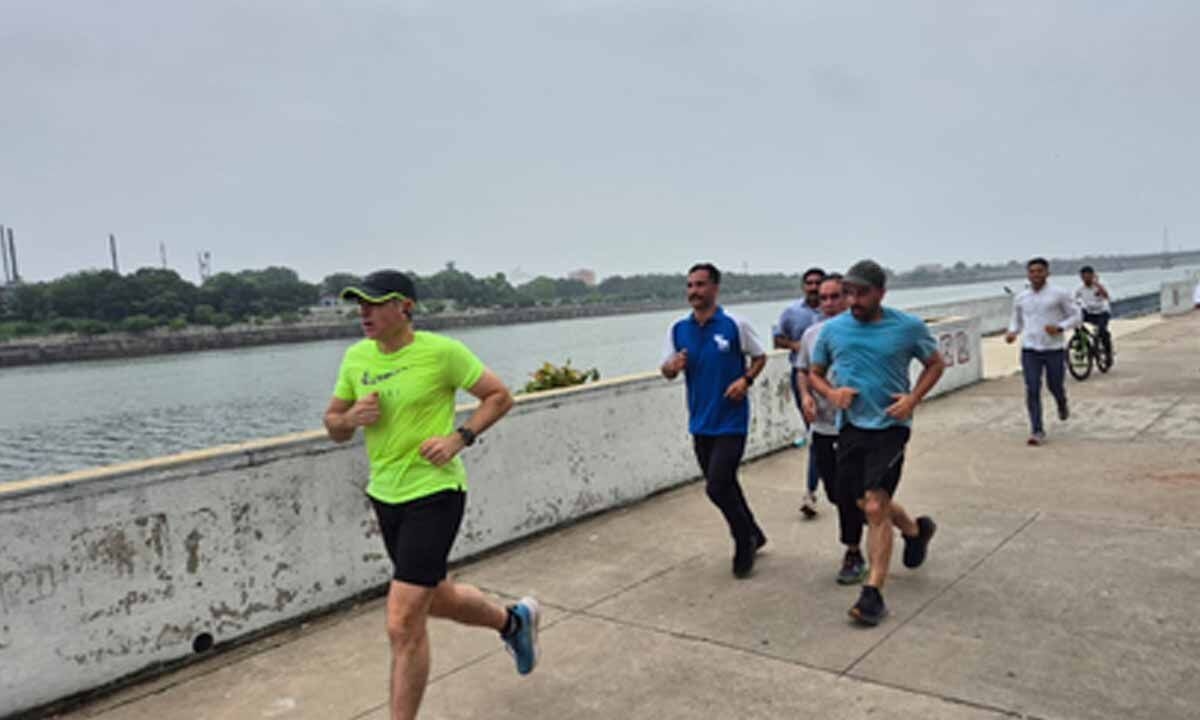 'One of the nicest places I've run', Omar Abdullah praises Sabarmati riverfront during Gujarat visit