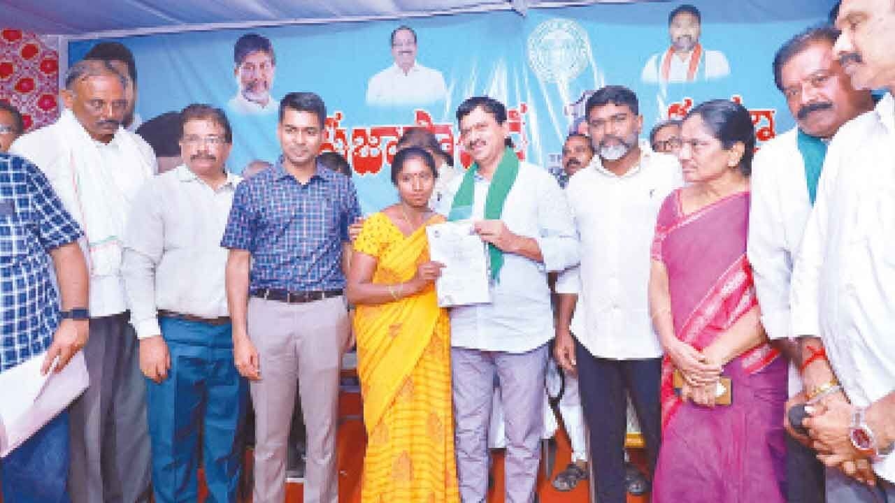 Poor's blessings are behind Indiramma govt: Ponguleti