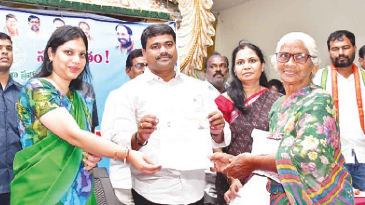 Issuance of ration cards is a continuous process: Collector