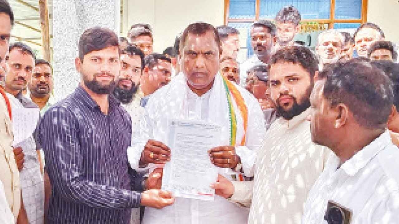 SIO TG delegation demands expedited fee reimbursement, scholarship disbursal