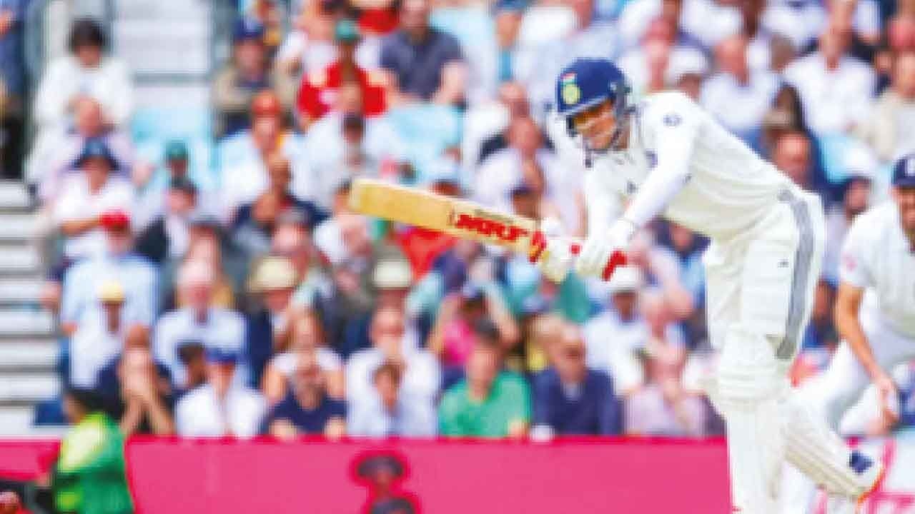 Rain forces early lunch after India reach 72/2 vs England