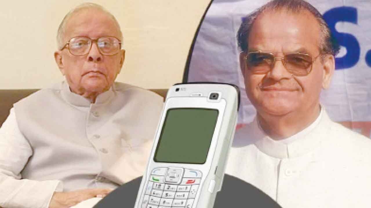 India's 1st mobile phone call was between Sukh Ram and Jyoti Basu