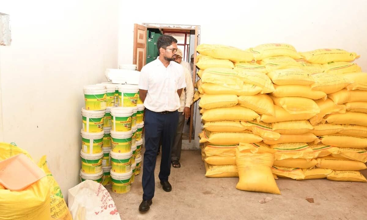 There are sufficient fertilizer stocks in the district - farmers should take only as much as they need - District Collector Adarsh Surabhi