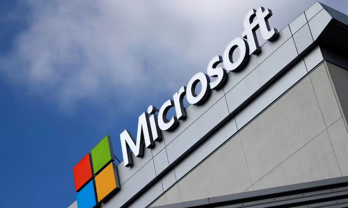 Microsoft Study Reveals AI Threat to Writing, Sales, PR Jobs — Manual Roles Still Safe, For Now