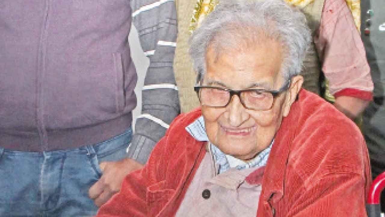 Not only Bengalis, every citizen has right to go anywhere in India: Sen