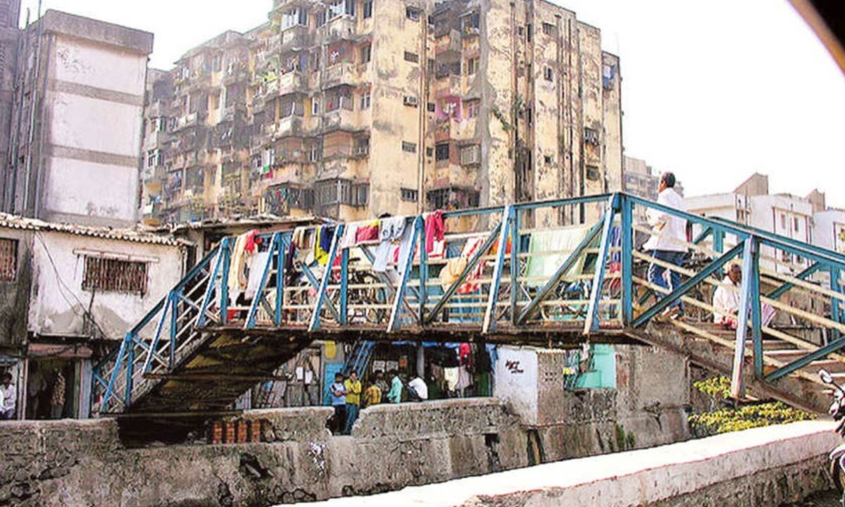 CM unveils plan to relocate slum dwellers to 50K unused flats