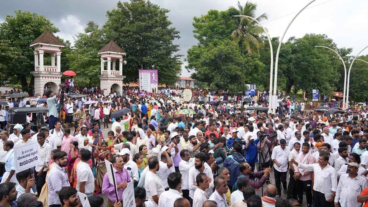 Baseless Allegations Against Dharmasthala Deeply Hurt Devotees: Scholar Somayaji